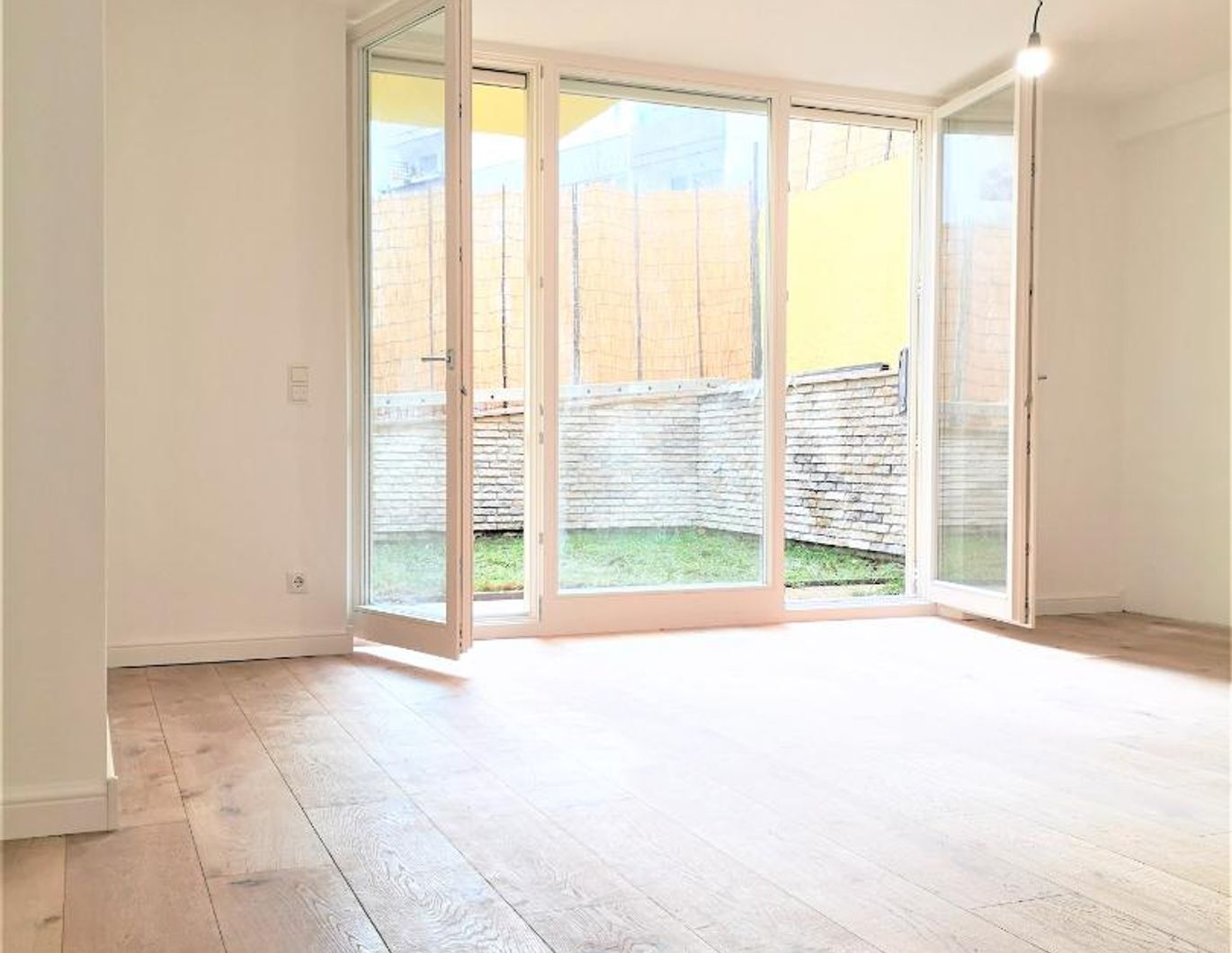 Barrierefreie, sehr sonnige Gartenwohnung mit 4 Zimmer - In bester und sehr beliebter Wohngegend im grünen Ober St. Veit.