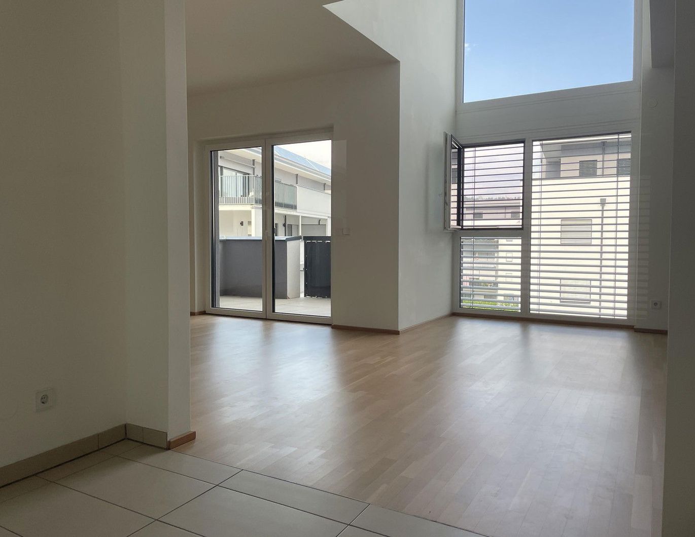 Moderne Wohnung auf 2 Ebenen mit großzügigen Räumen