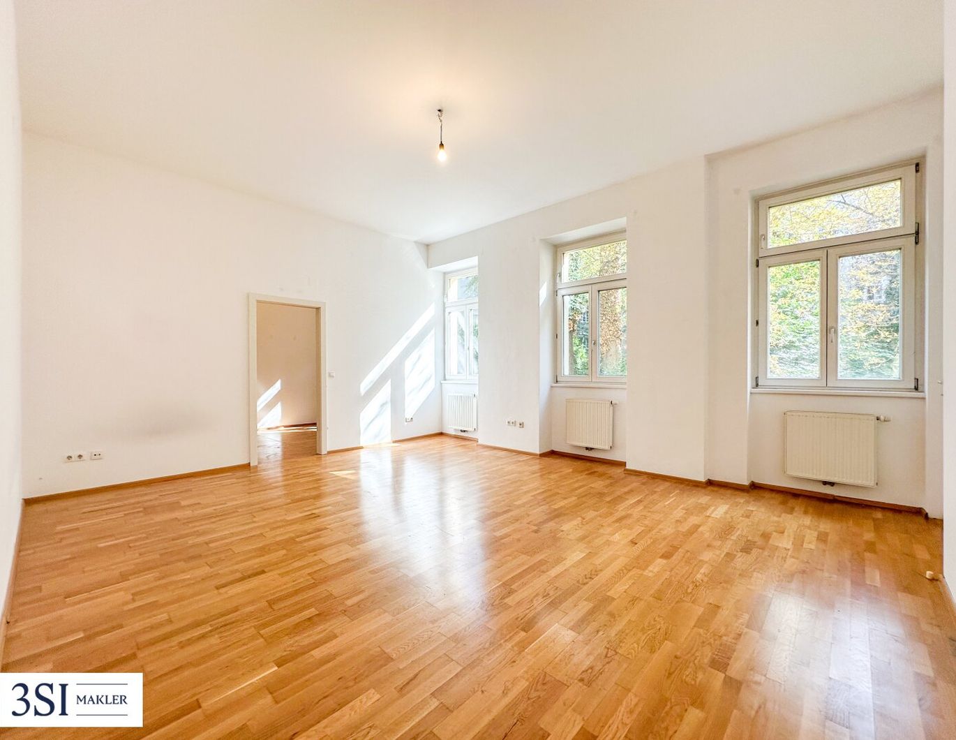 Großzügige Sonnenterrasse + absolute Privatsphäre - Helle 3-Zimmer-Wohnung in eleganter Altbauliegenschaft im 3. Bezirk