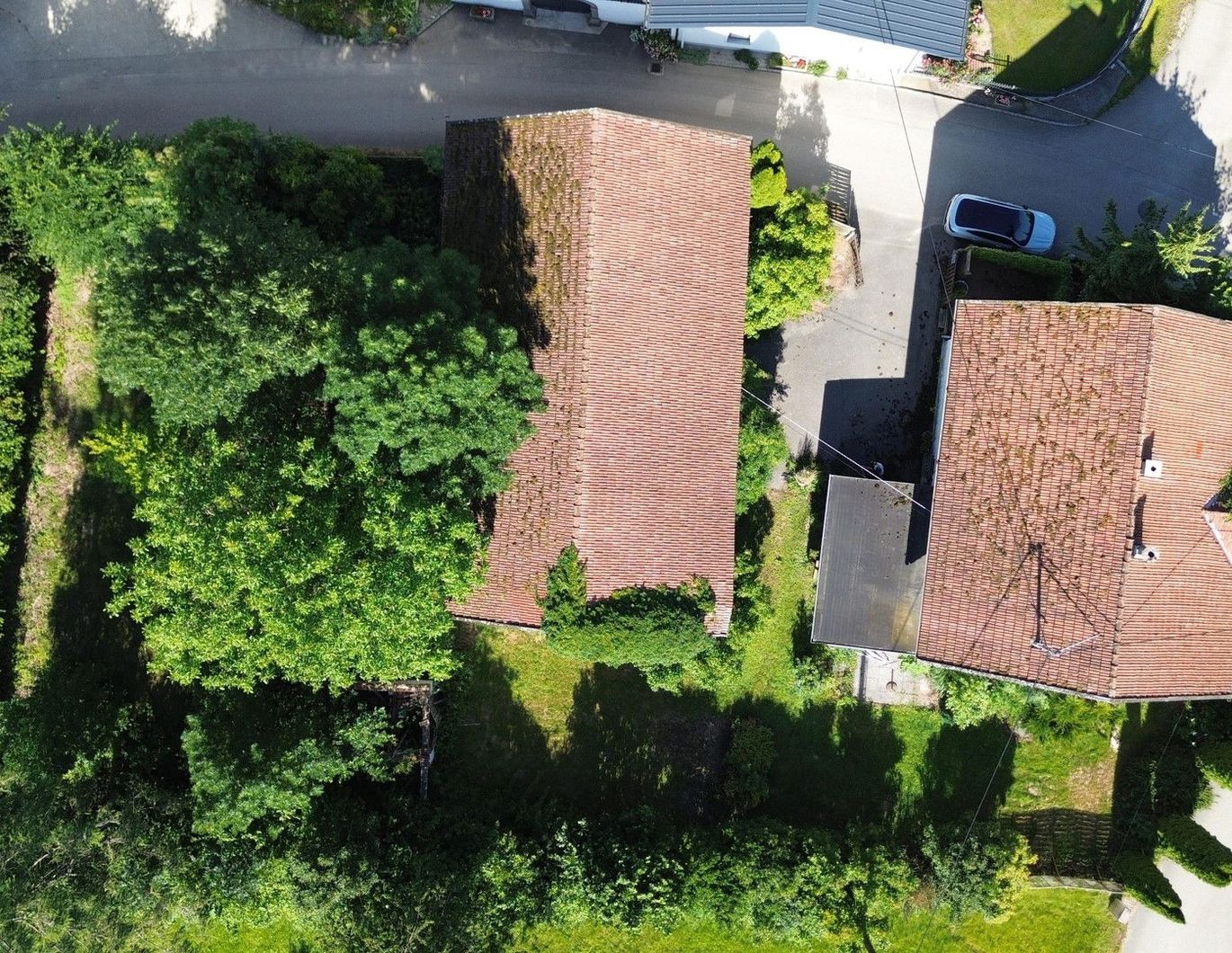 Renovierungsbedürftiges Haus mit Nebengebäude für Liebhaber mit handwerklichem Geschick
