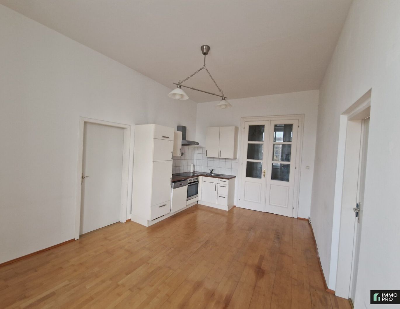 Entzückende Altbauwohnung - drei Zimmer - in zentraler Lage! Innenstadt!