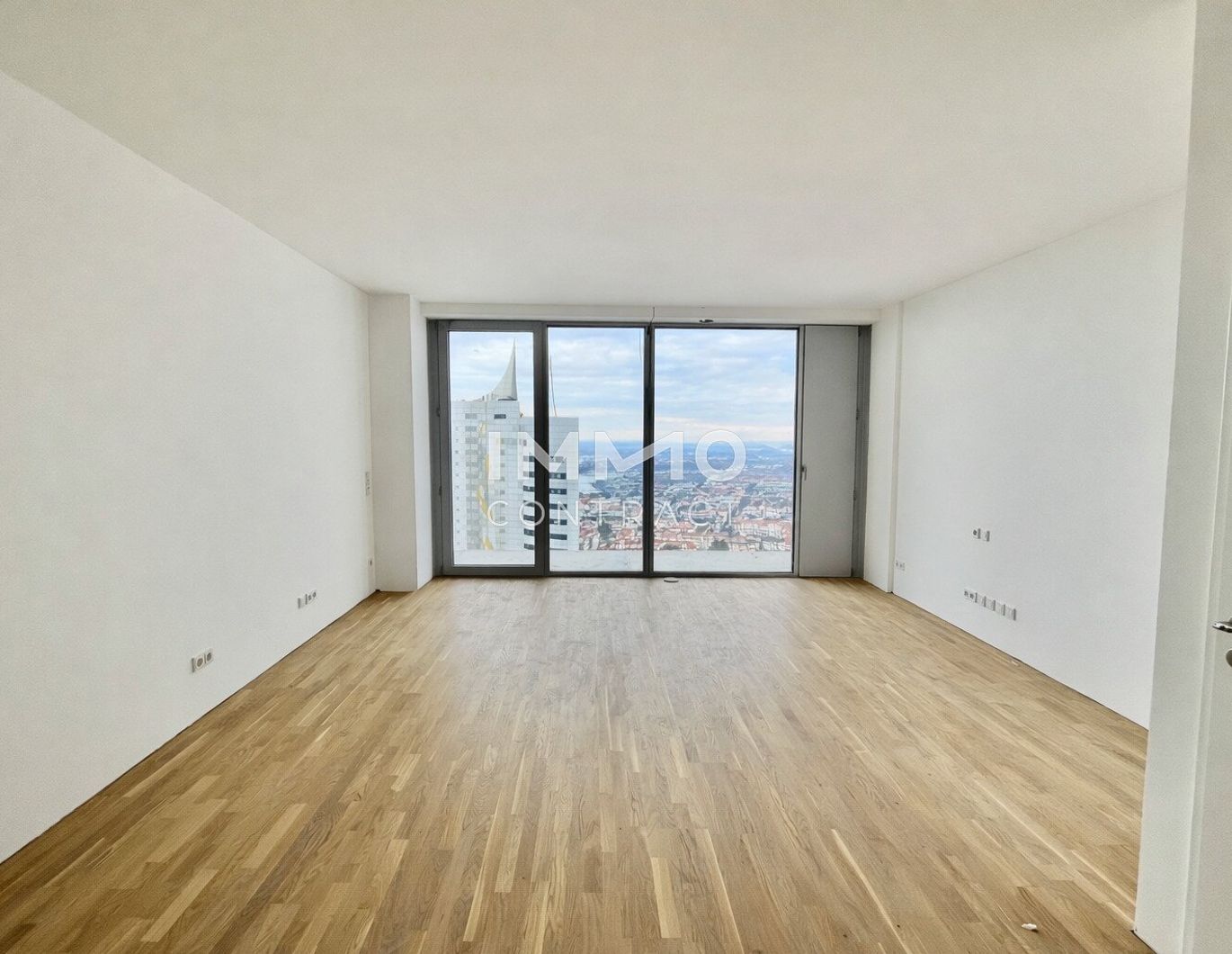 Waterfront Vibes im DC2 Tower - 2 Zimmer mit 15 m² Freifläche & Kaiserwasser-Panorama