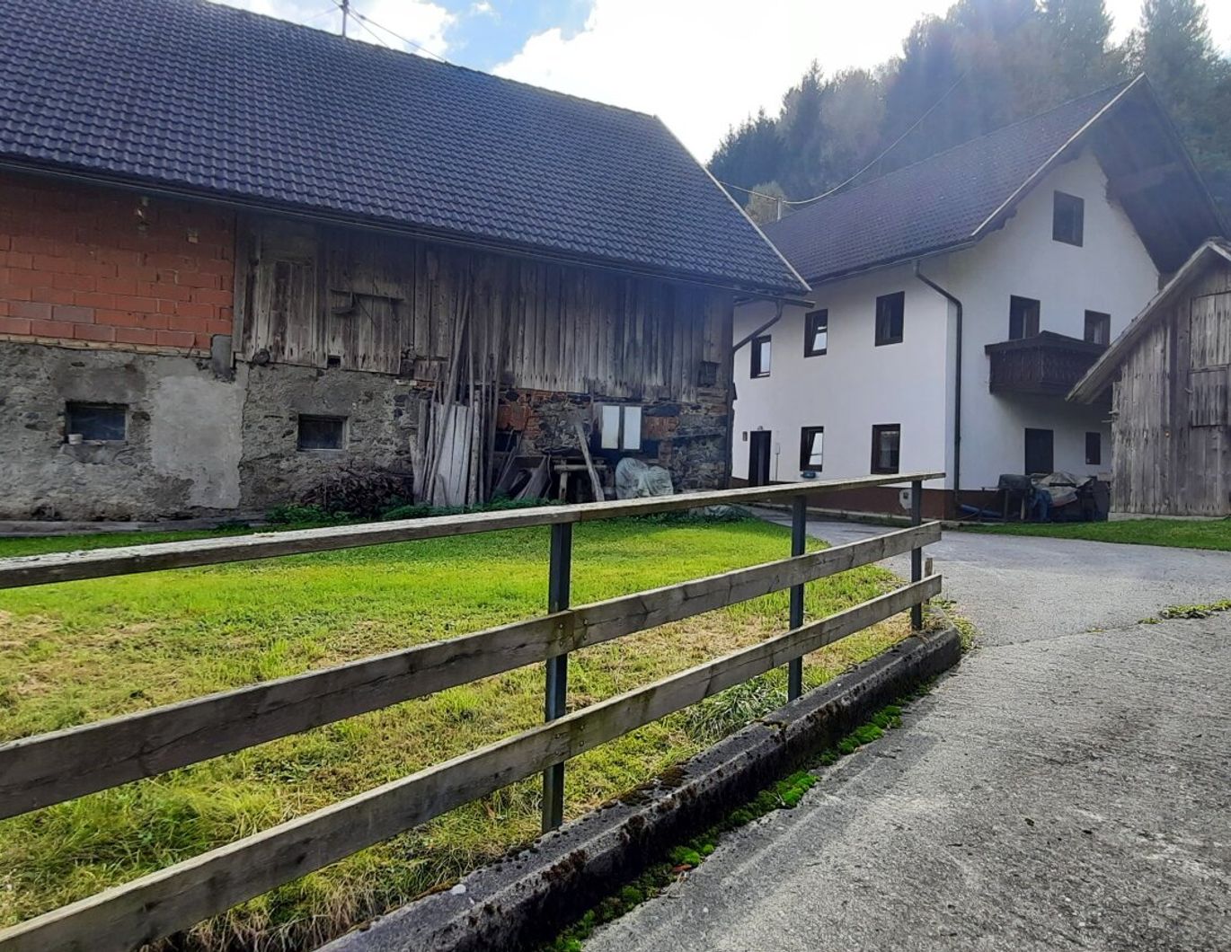 Für Naturliebhaber und Heimwerker- sanierungsbedürftiges Bauernhaus mit Nebengebäuden - zwischen Hermagor und Villach