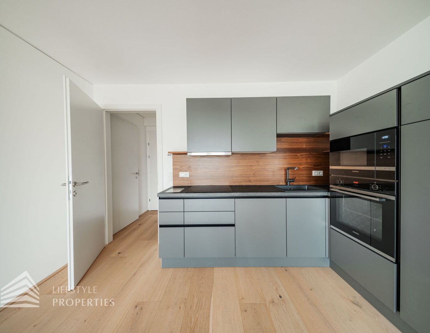 Heller 2-Zimmer Erstbezug mit Balkon, Nähe Alte Donau