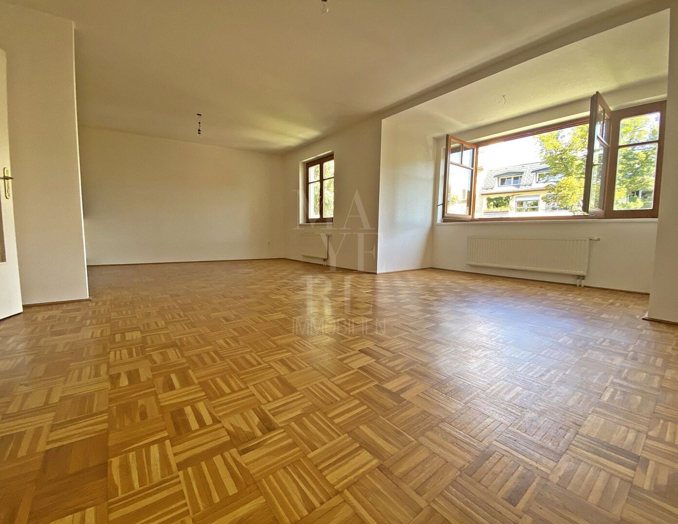 Zentral gelegene, sehr helle und gut aufgeteilte Neubauwohnung