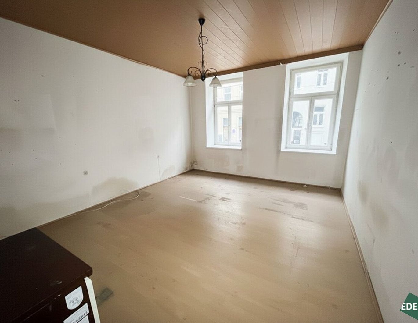 NEU - Sanierungsbedürftige 2 Zimmer - Altbauwohnung mit Entwicklungspotenzial - nahe Wiener Stadthalle