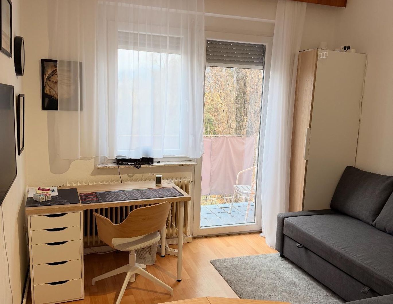 Kleine Garconiere mit Balkon