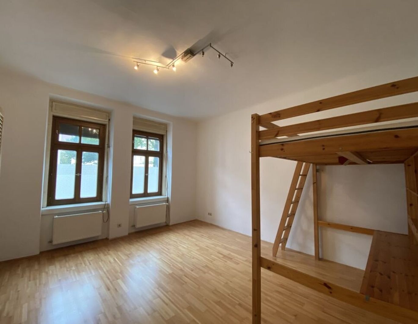 PROVISIONSFREI - Gemütliche 1-Zimmer-Altbauwohnung gegenüber der TU Graz