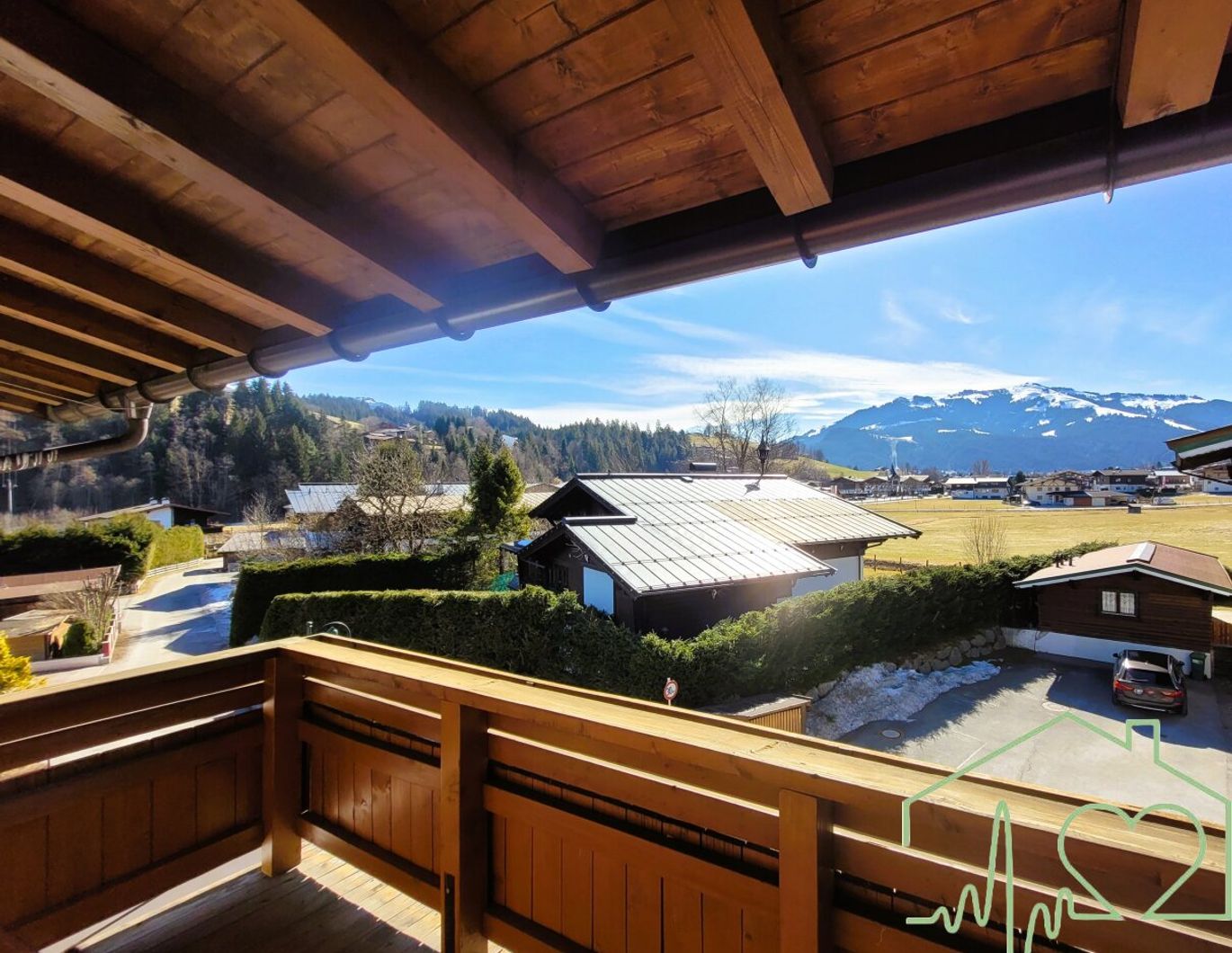 Reith bei Kitzbühel: 4 Zimmer DG-Wohnung mit Südbalkon & Garage!