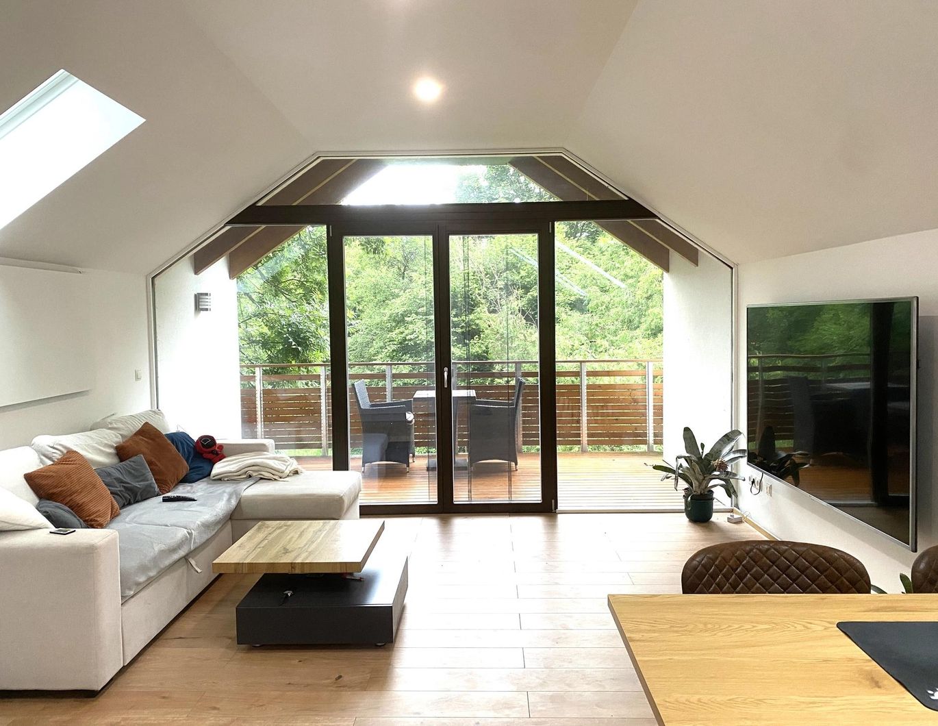 Moderne Traumwohnung mit Grünblick und Terrasse in Burgau (Provisionsfrei)