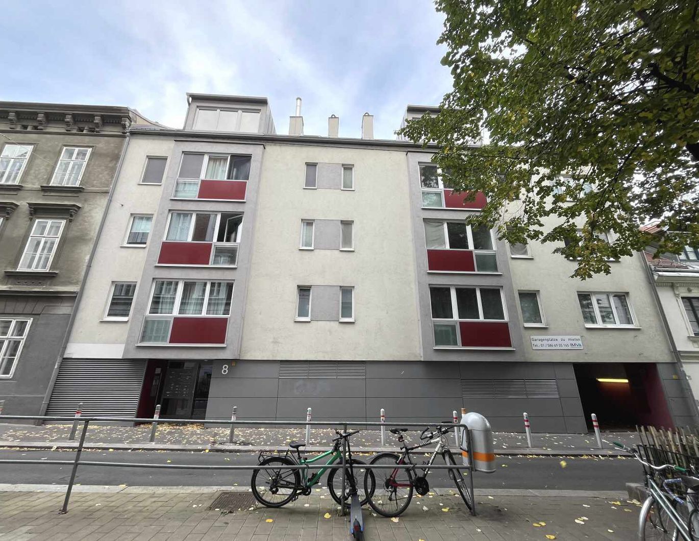 Zentral gelegene 2-Zimmer-Wohnung mit Loggia in den ruhigen Innenhof!