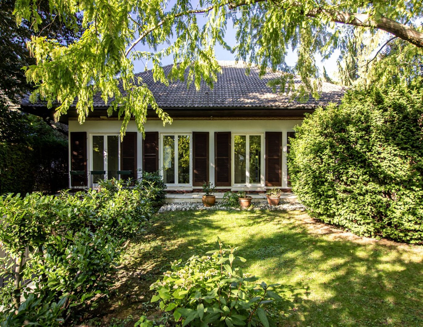 Familienheim mit Privatsphäre - Elegantes Wohnen in Harmonie mit der Natur