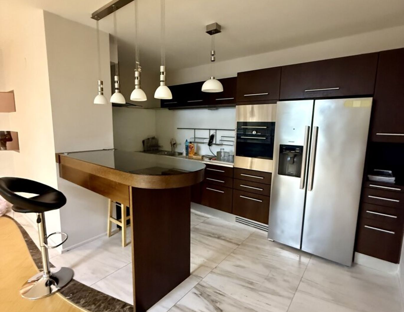 Möblierte Wohnung mit Balkon und Blick ins Grüne Nähe Karlskirche!!