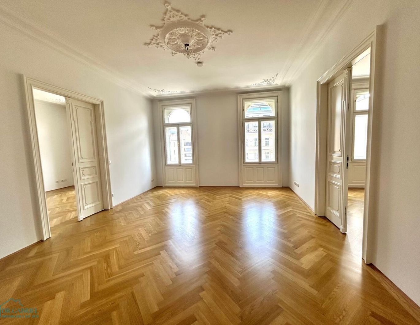 WUNDERSCHÖNE INNENSTADTWOHNUNG MIT BALKON