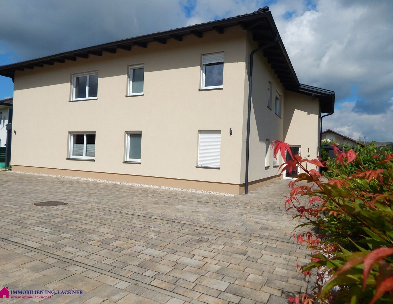 Zentrale, moderne Wohnung mit Balkon in Grün- und Ruhelage