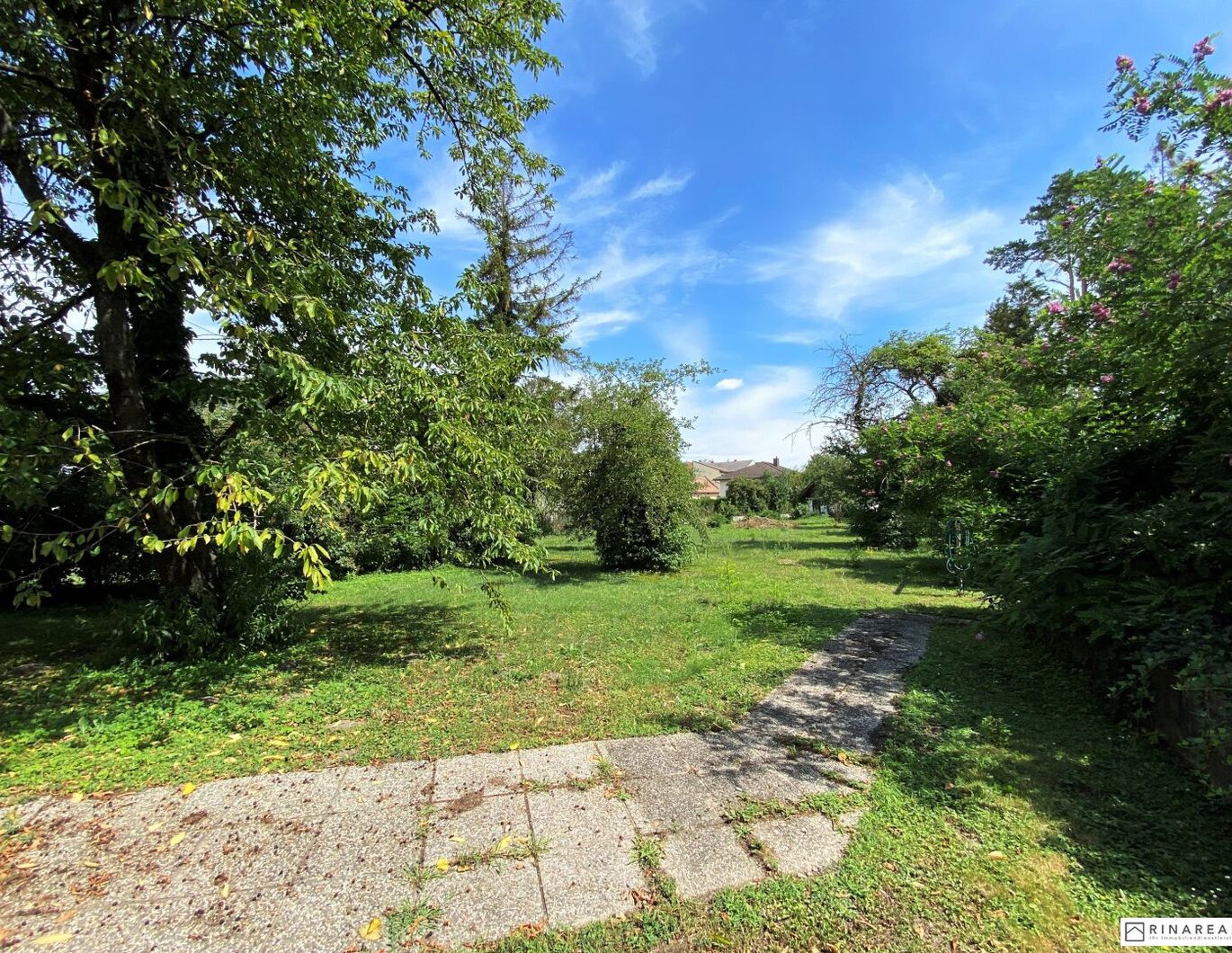 Grund mit ca. 2.305 m² | Sanierungsbedürftiges Haus | separate Doppelgarage | Wienerherberg