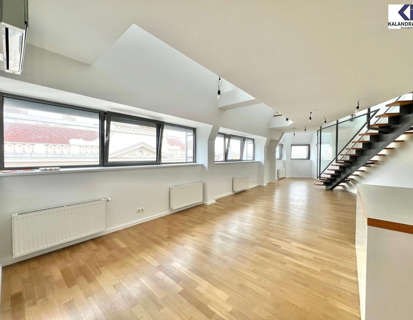 360° TOUR // CITYNAHE DACHGESCHOßWOHNUNG