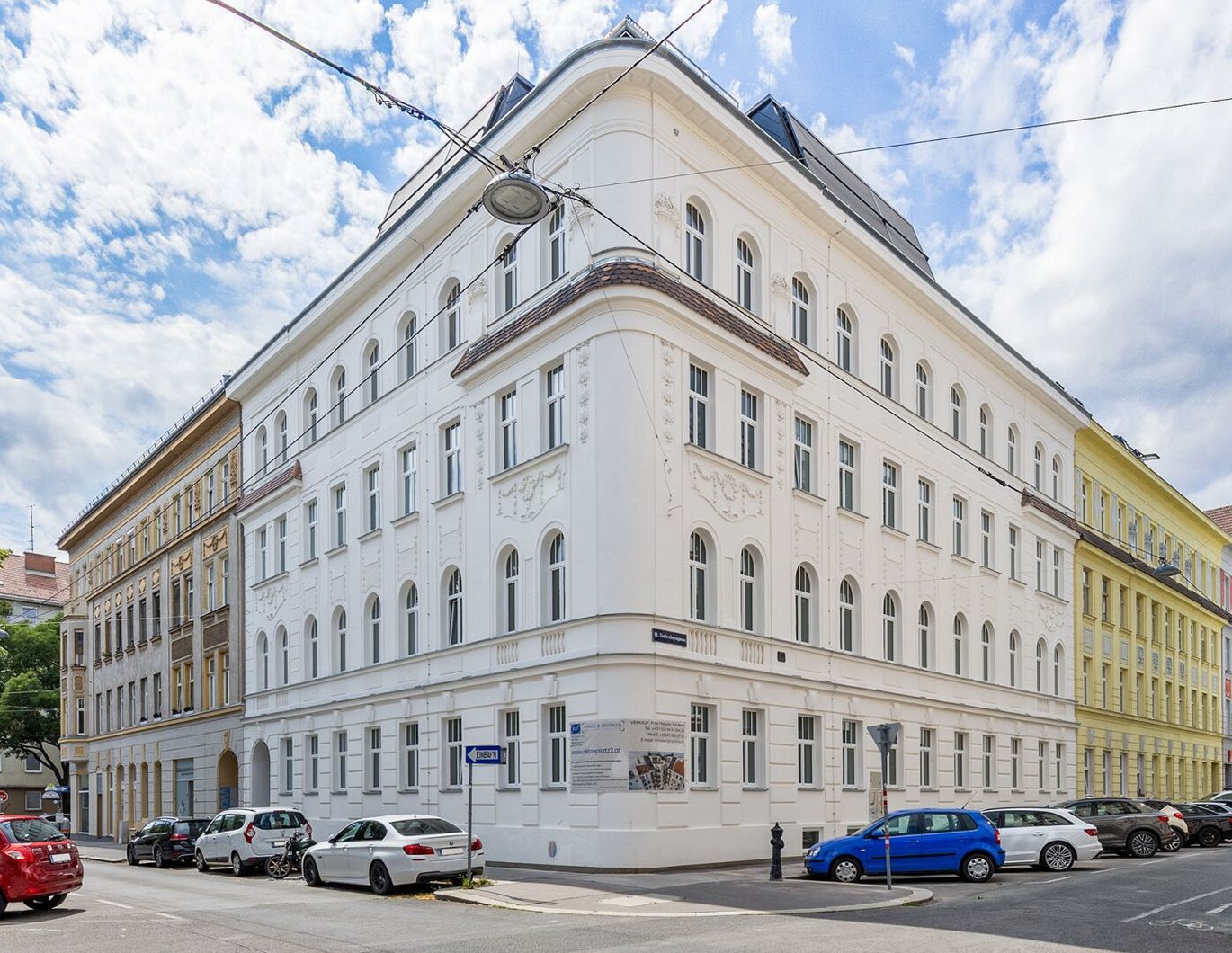 4-Zimmer-Altbaueigentumswohnung in generalsaniertem Altbau mit Balkon