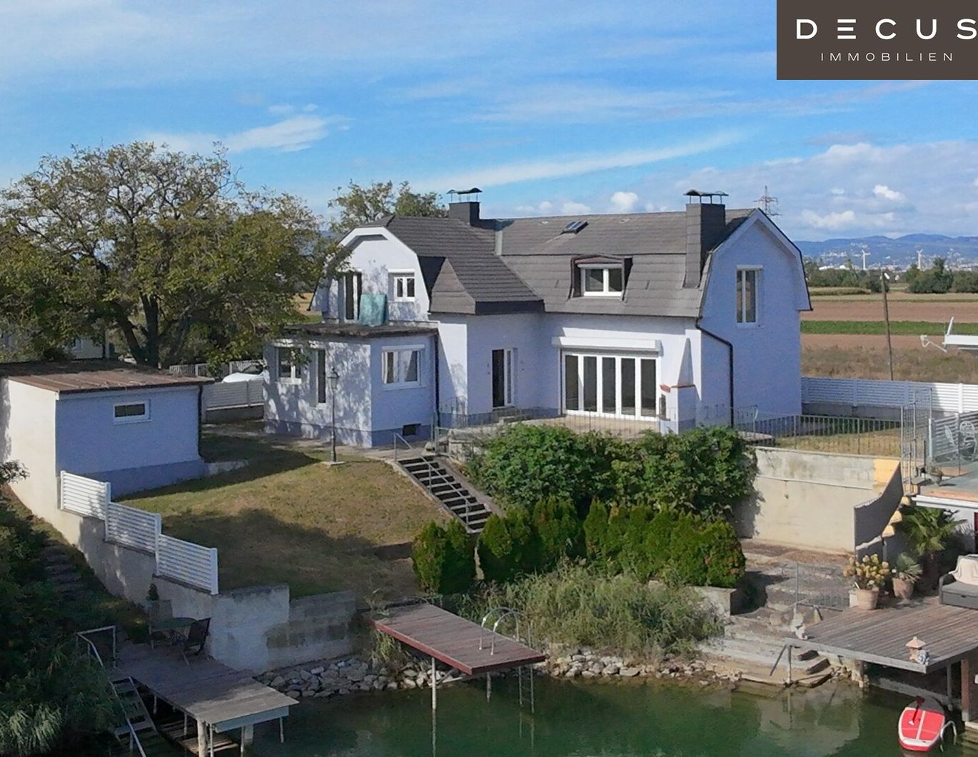 EXKLUSIVES SEEHAUS MIT EIGENEM STEG