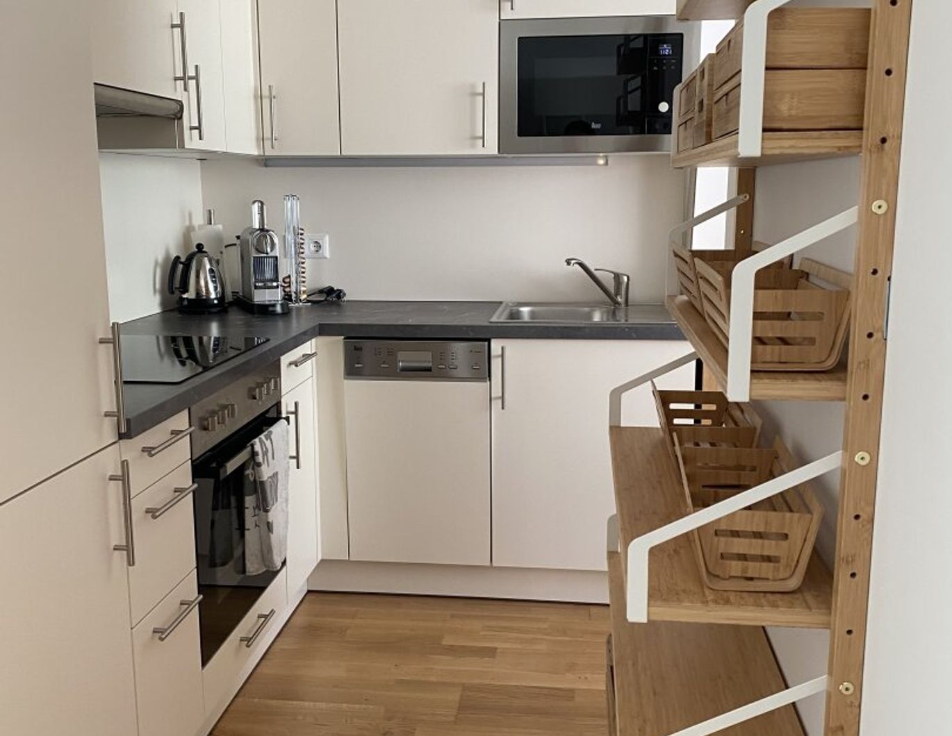 GEMÜTLICHE 2-ZIMMER-WOHNUNG IN RUHELAGE - 1150 WIEN IM NIEDRIG ENERGIEHAUS