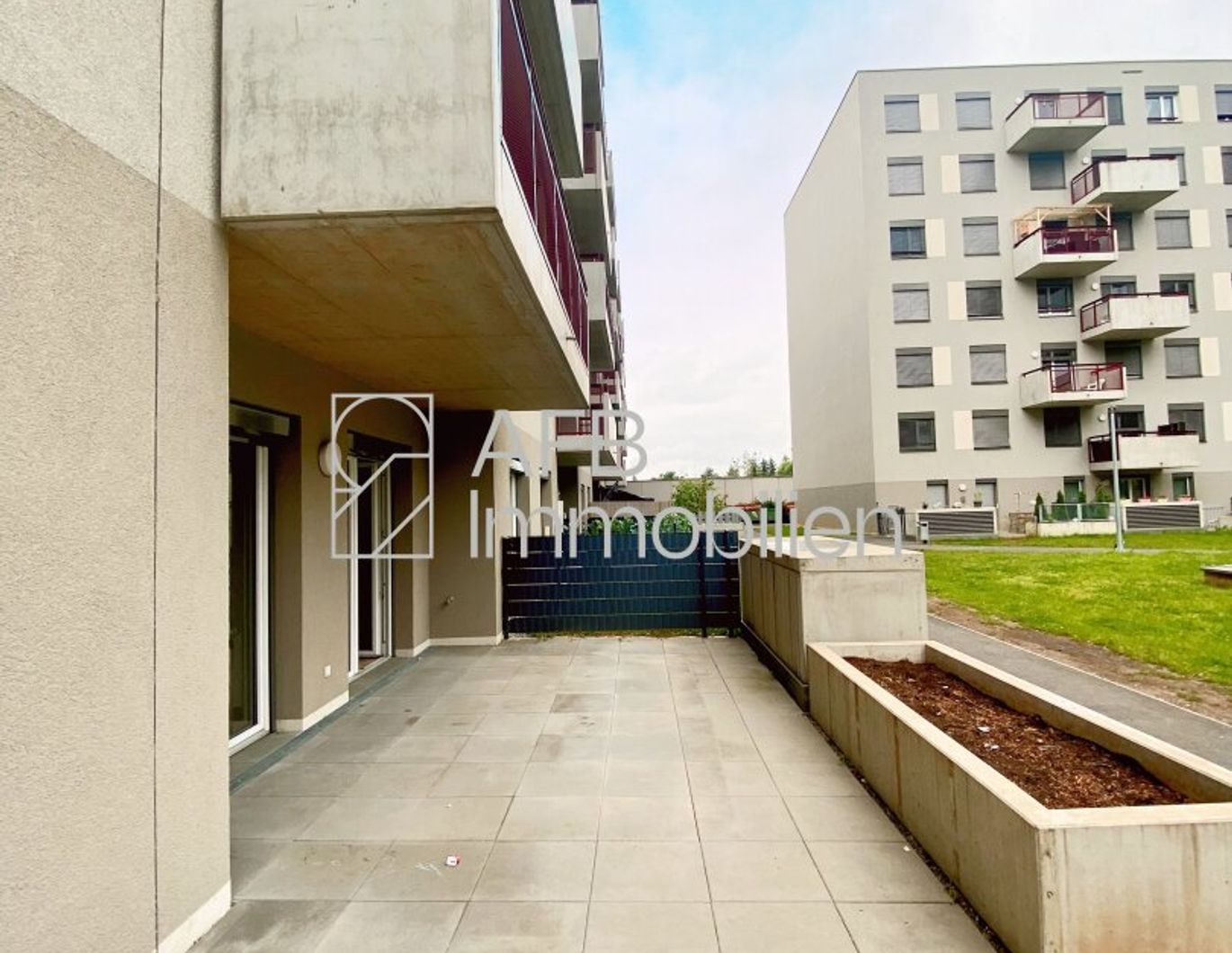 3 Zimmer Erdgeschoßwohnung mit großer Terrasse