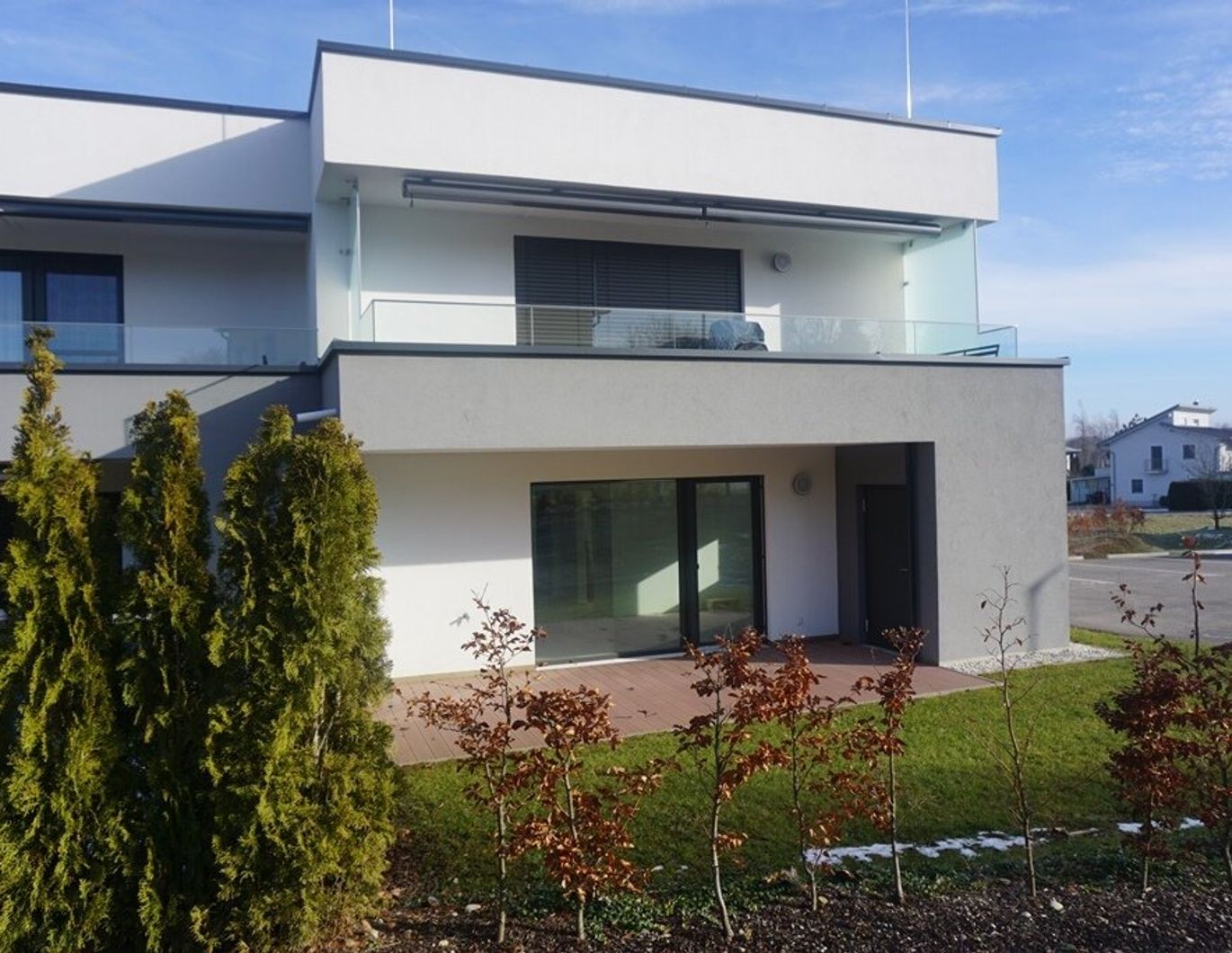 Kompakte 3-Zimmer-Neubauwohnung mit sonnigem Eigengarten