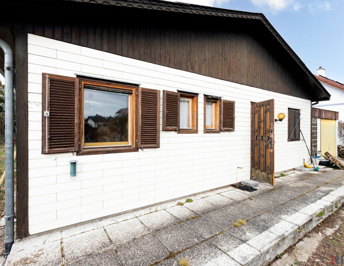 ENTZÜCKENDES WEEKENDHAUS ODER BAUGRUND II SANIERUNGSBEDÜRFTIG II VIEL POTENZIAL II SCHÖNER GARTEN II GARAGE II RUHIGE SIEDLUNGSLAGE II NÄHE FELIXDORF