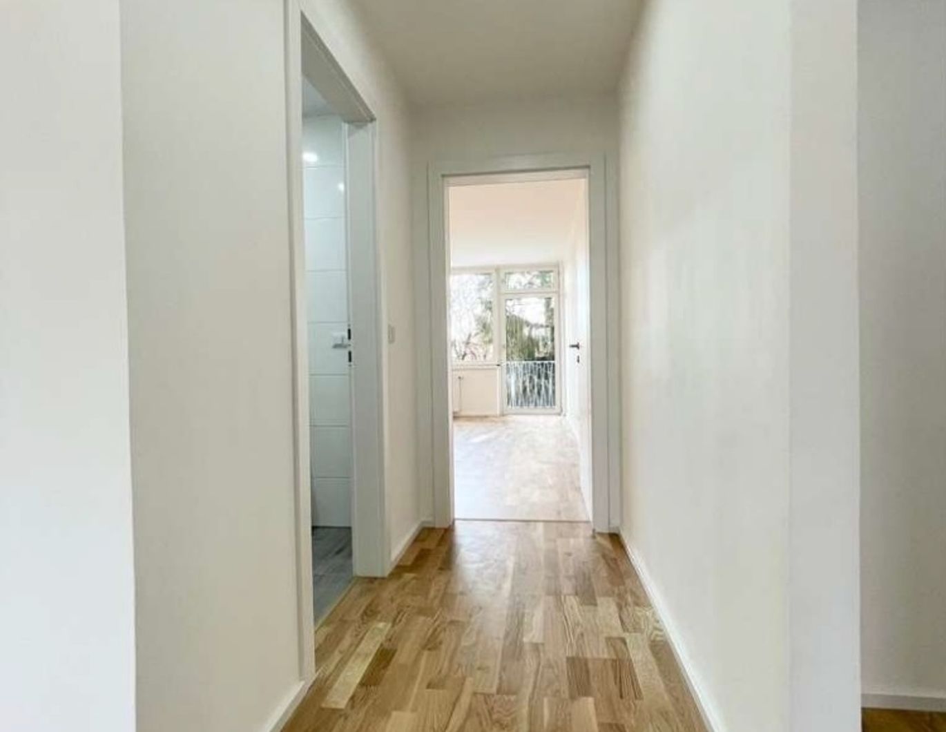 Exklusiver ERSTBEZUG nach NEUSANIERUNG - 4 Zimmer inkl. Süd-Loggia