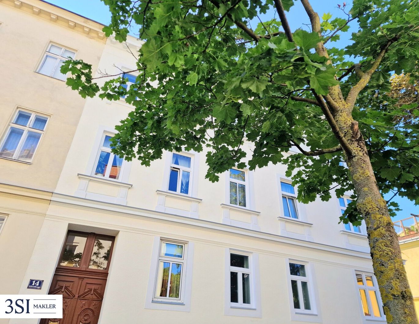 Attraktive 2 Zimmer Altbauwohnung in gepflegtem Altbau zum selbst gestalten