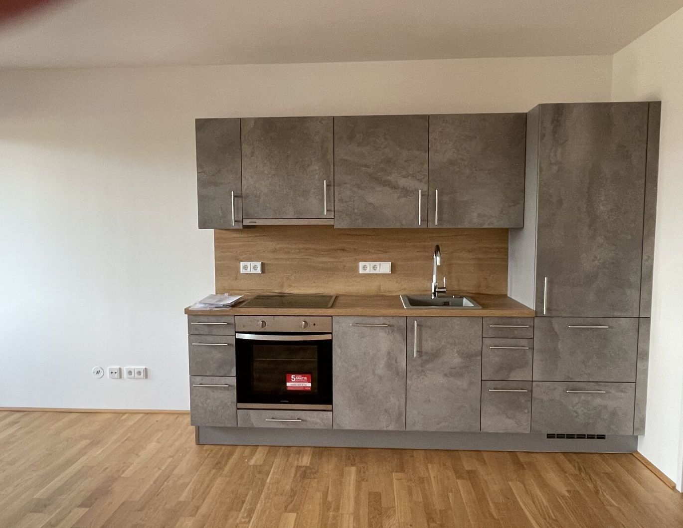 TOP 2-ZIMMER WOHNUNG im 6. OIG