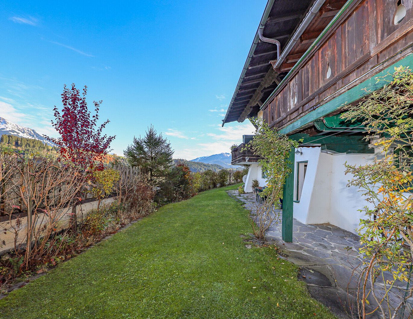 Rustikale Gartenwohnung mit schönem Ausblick in Ruhelage