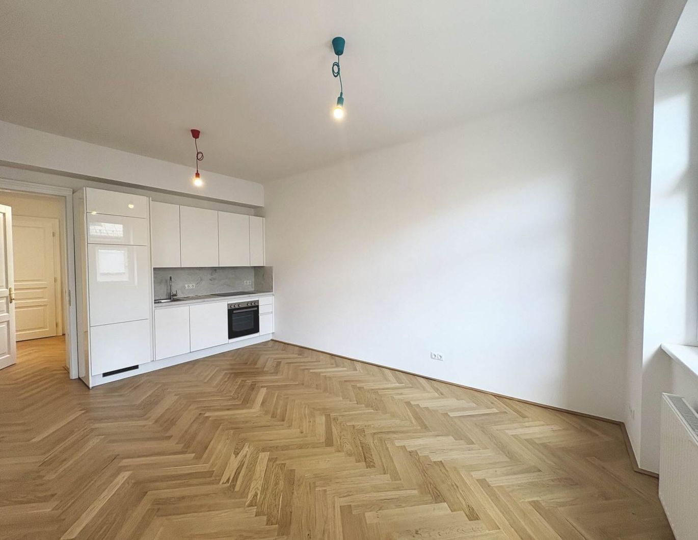 Erstbezug nach Sanierung - Moderne 2 Zimmer Wohnung im Altbau