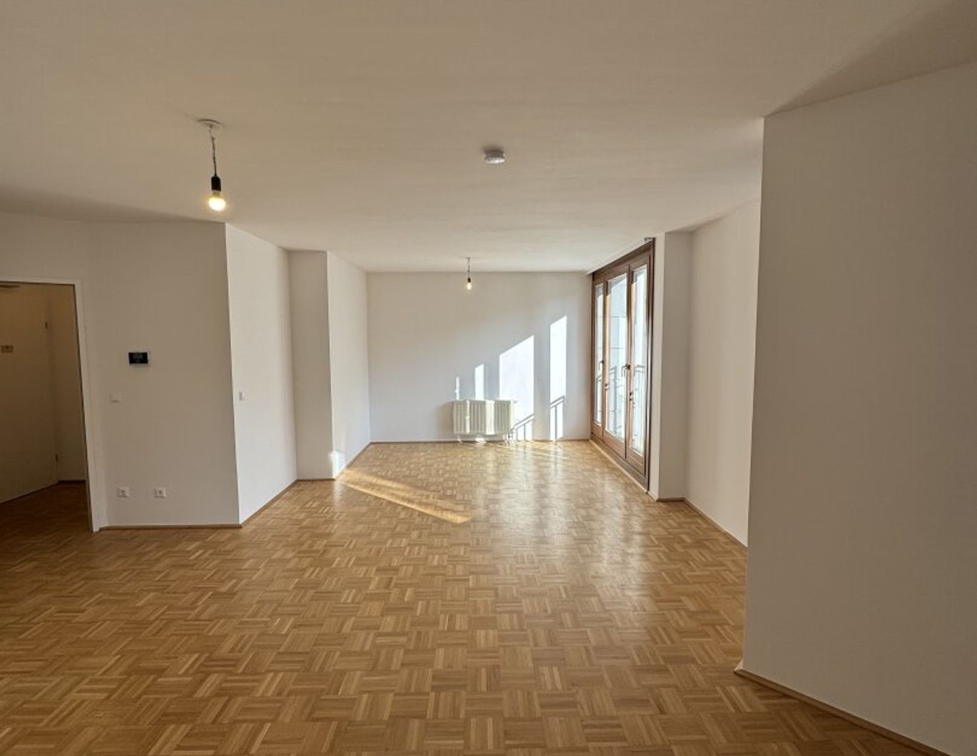 Sonnige 1-Zimmer-Wohnung mit Panorama-Loggia & Grünblick - 5. Bezirk, Toplage