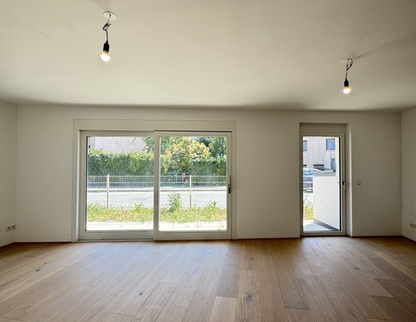 Stilvolle 3-Zimmer-Gartenwohnung mit großzügiger Terrasse - Wohnen im Grünen nahe der Donau