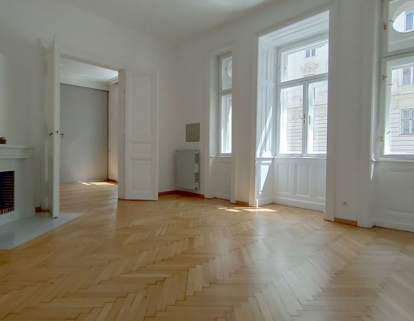 ! GEPFLEGTE 3 ZIMMER STILALTBAUHAUPTMIETE IN AKH-/UNI-/VOLKSOPERNNÄHE !