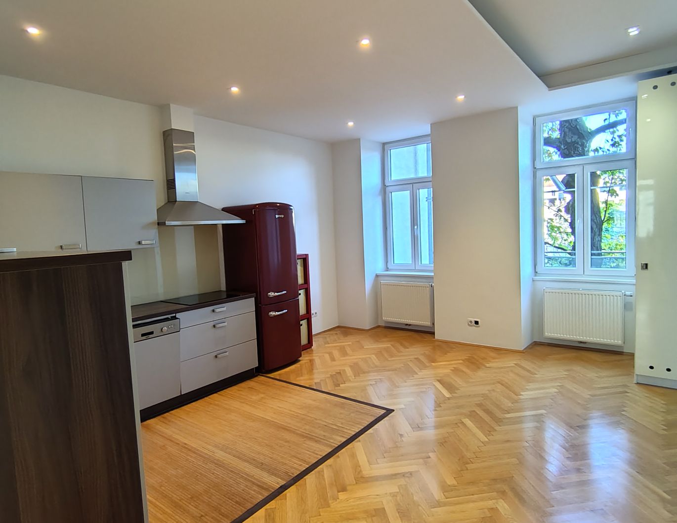 Altbauwohnung in 1140 mit 16qm Balkon Nähe Schloss Schönbrunn