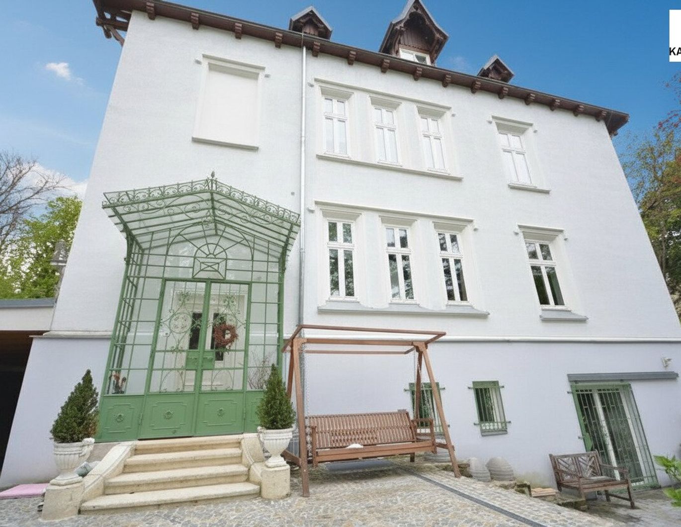 MÖBLIERTE COTTAGE-VILLA