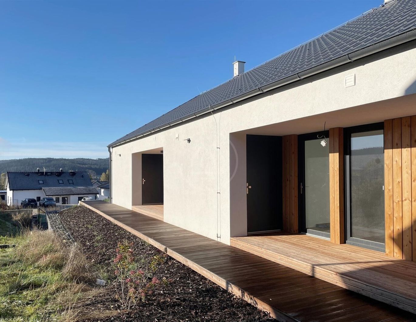 LIPNO REAL - Traumwohnung mit Loggia und Garten