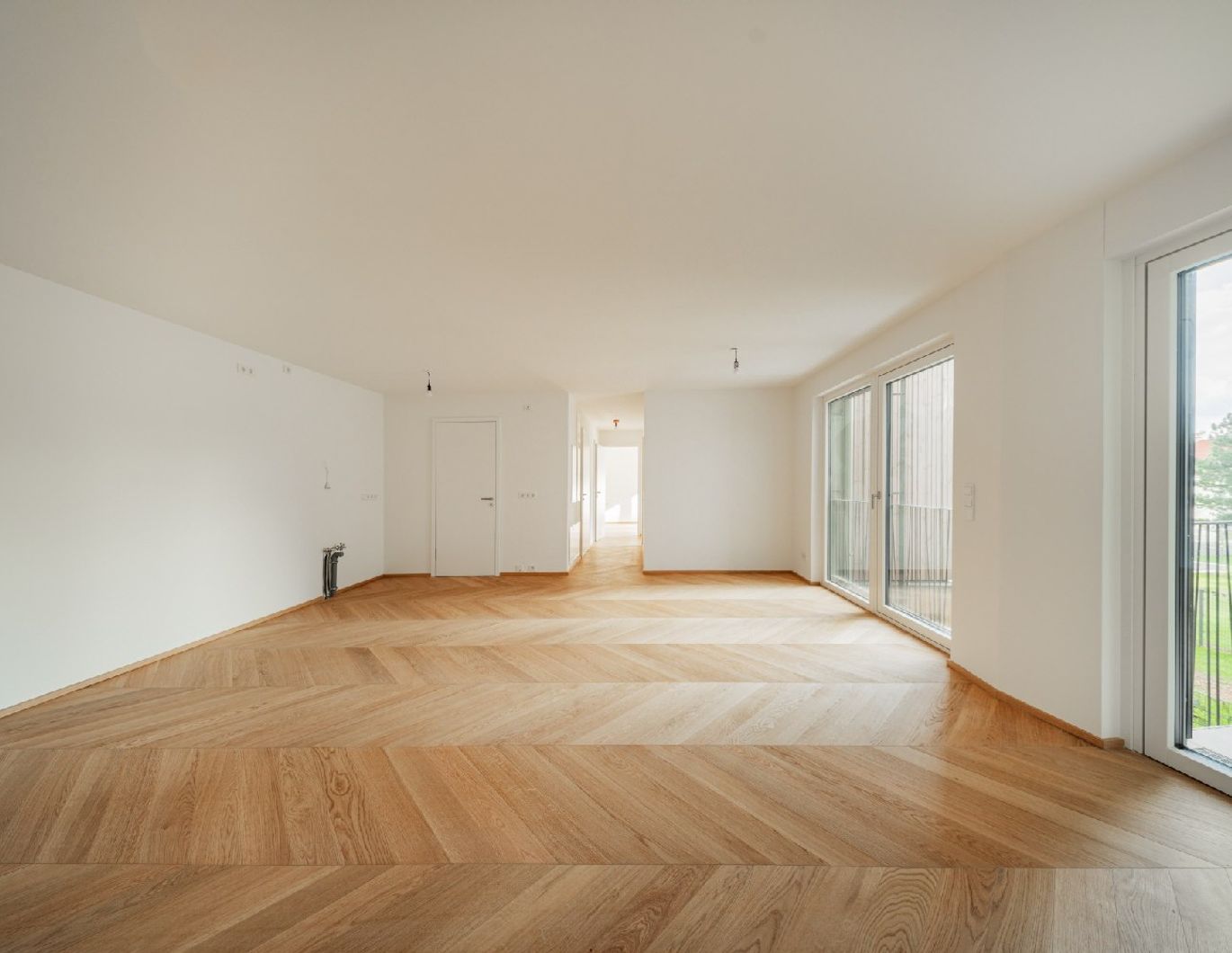STOCK IM WEG - 4 Zimmer Wohlfühl-Wohnung mit Loggia und idyllischem Gartenblick