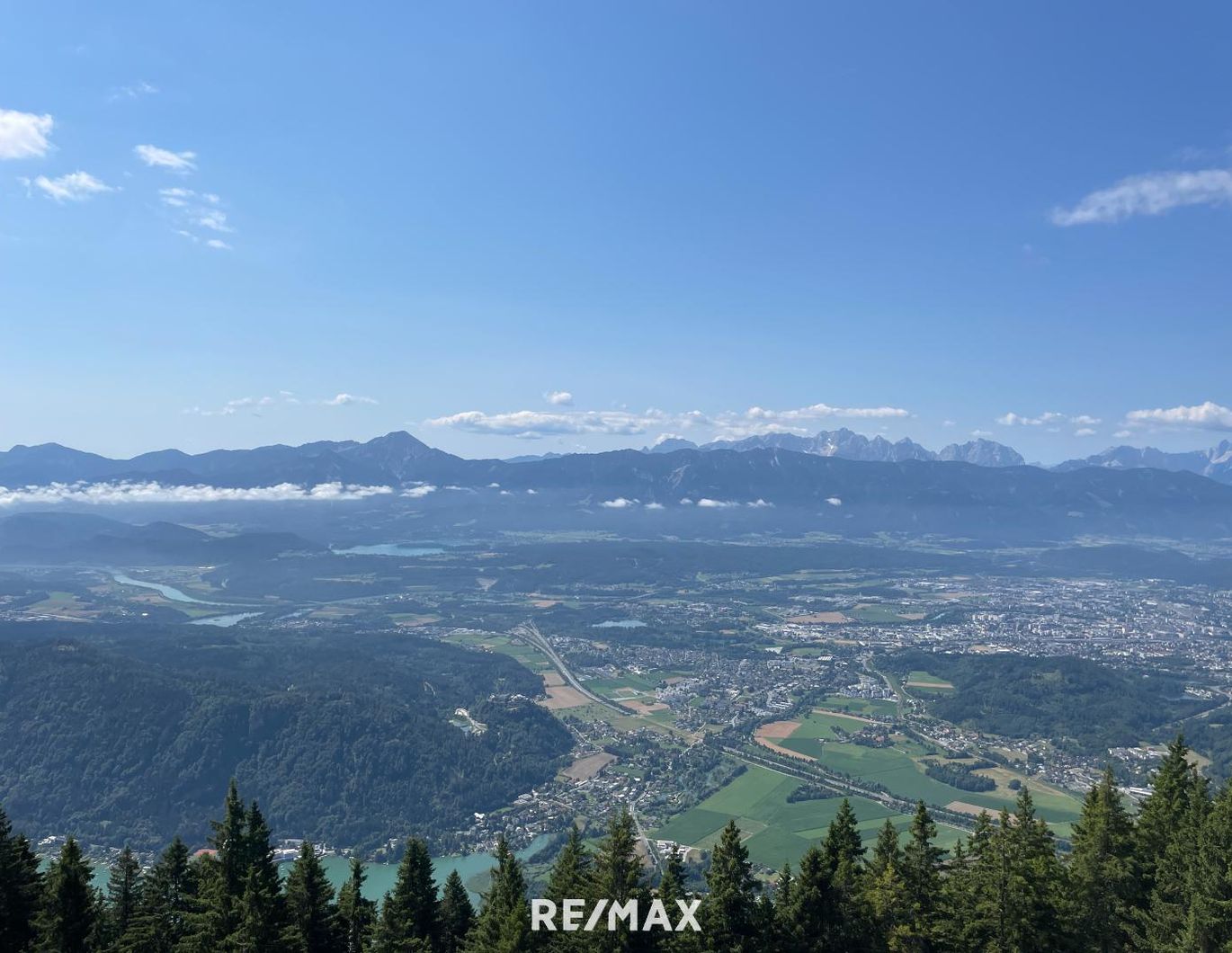 Schöne, geräumige Ferienwohnung auf der Gerlitzen mit Blick auf den Ossiacher und Faaker See