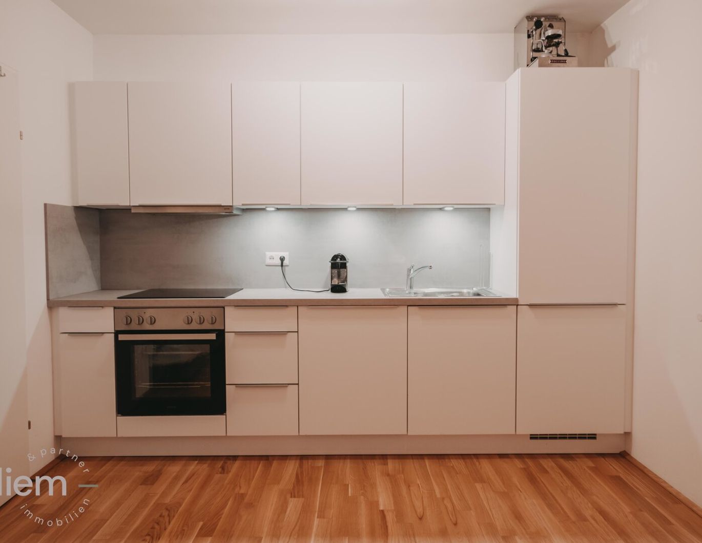 NEUWERTIGE SINGLEWOHNUNG 11100!