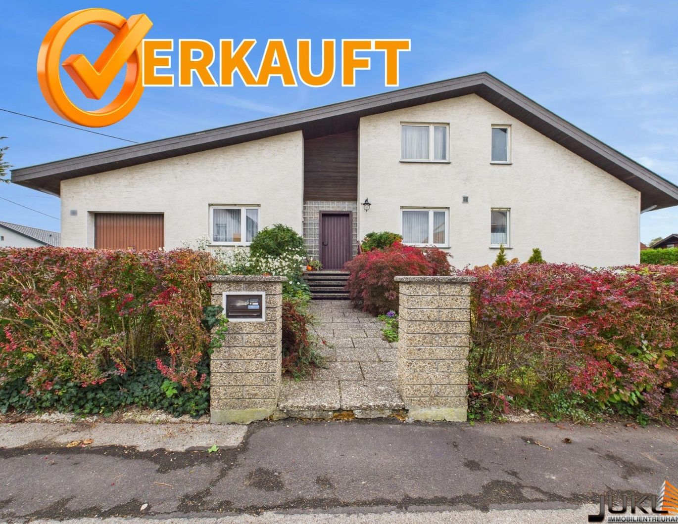 ANSFELDEN: Wohnhaus mit ca. 126,7 m² Wohnfläche auf EINER EBENE (Erstbezug 1976) + Garage