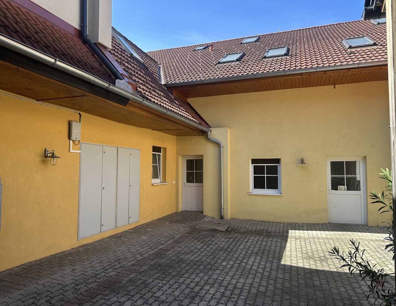 *52m² helle 2-Zimmer-Wohnung mit Balkon Nähe Ortszentrum von Bad Waltersdorf
