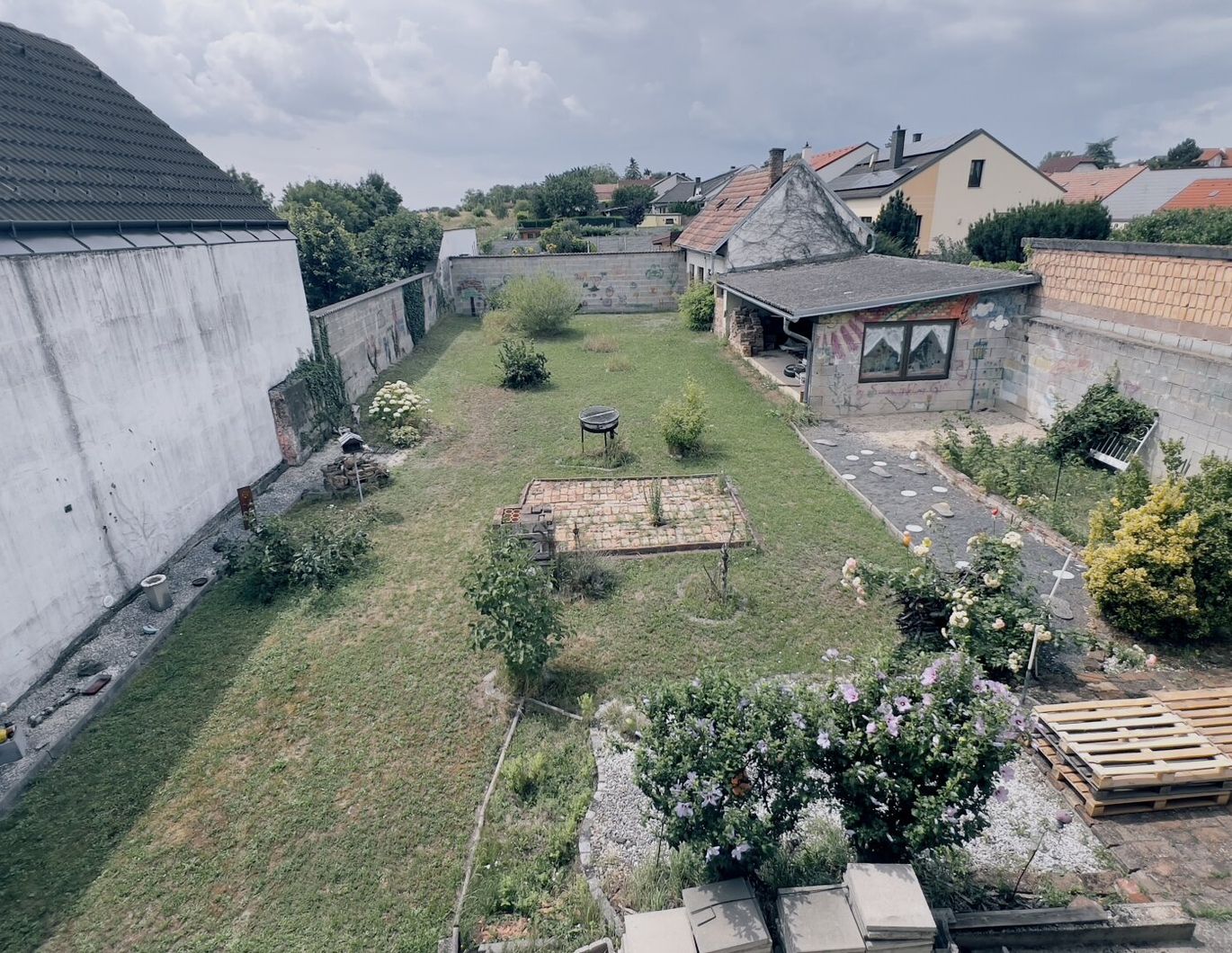 Traumhaftes Mehrfamilienhaus mit Garten, Loggia und Terrasse nahe Gänserndorf! Provisionsfrei für den Käufer