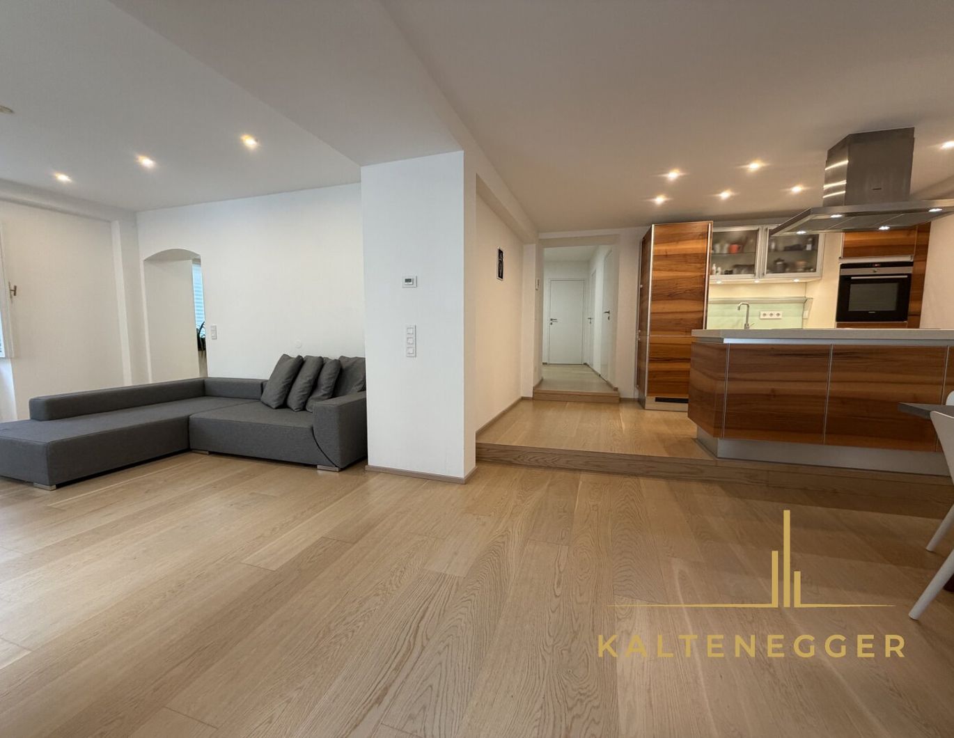 Charmante Altbauwohnung im historischen Nussdorf mit Tiefgaragenplatz und Gemeinschaftsgarten