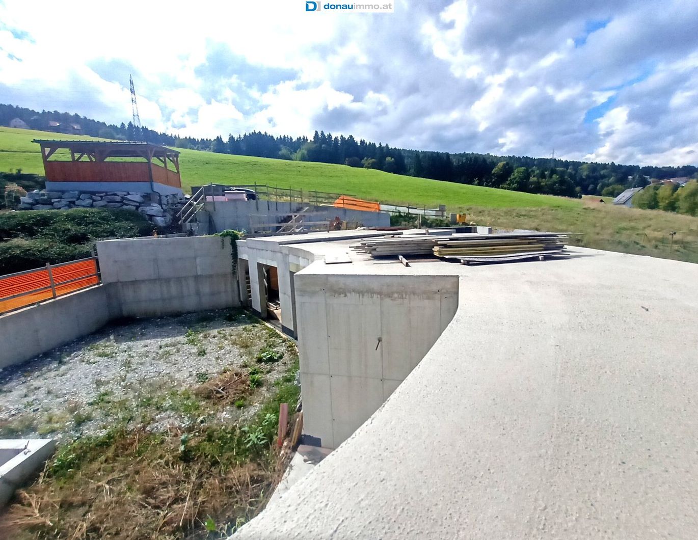 Traumlage, einzigartiges Architektenhaus mit Pool in Teilrohbau zur Fertigstellung in Voitsberg