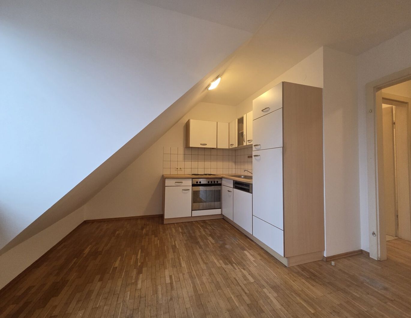 helle 1-Zimmer Wohnung mit unverbaubarem Blick