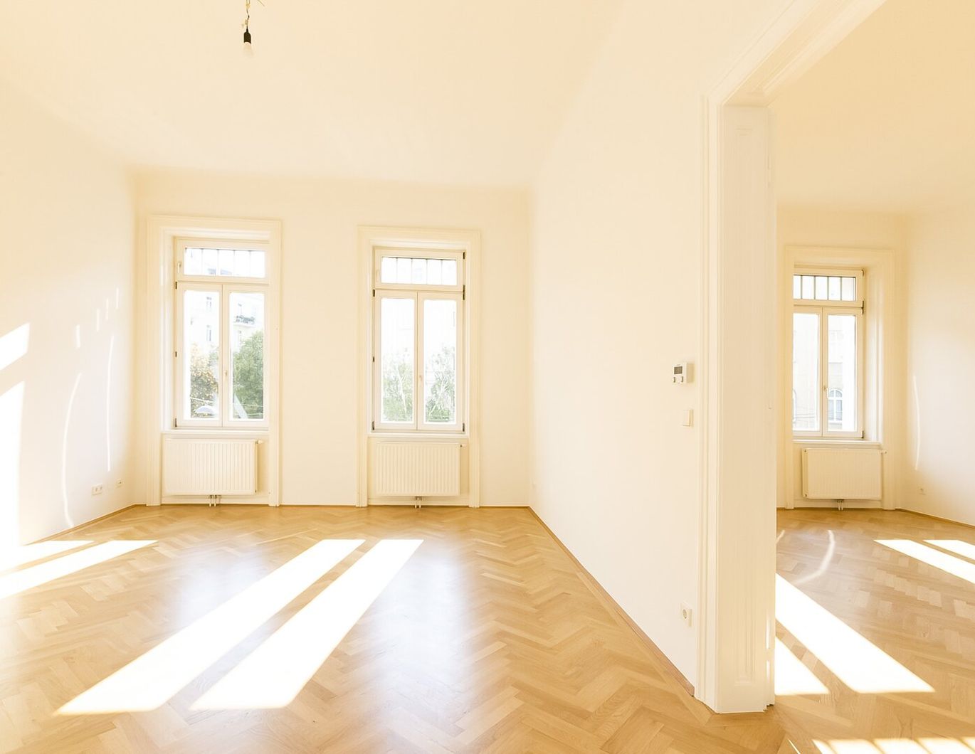 TRAUMHAFTE ALTBAUWOHNUNG MIT 4 ZIMMER UND BALKON- TABORSTRAßE - UNBEFRISTET