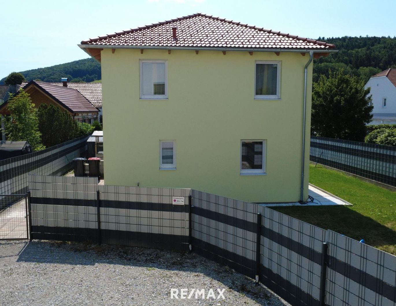 Modernes Einfamilienhaus mit Garten und Terrasse - perfekt für Familien!