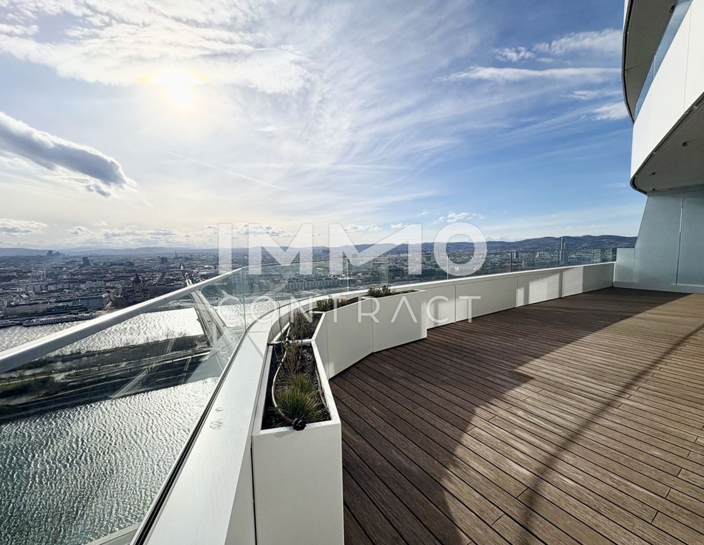 Traum-Apartment mit Rundumblick und 86 qm Balkon . Gym, Sauna, Pool, Bar, Restaurant & Lounges